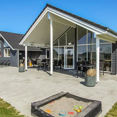 Pet Friendly In Samso With Indoor Swimming Pool Holiday home Nordby (Midtjylland)